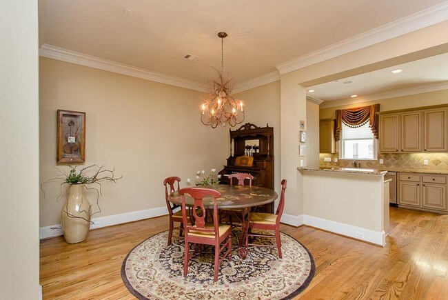 Building Photo - 1326 Lake Pointe Pky