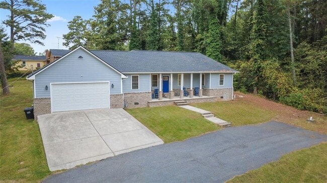 Building Photo - 2925 Dodson Dr