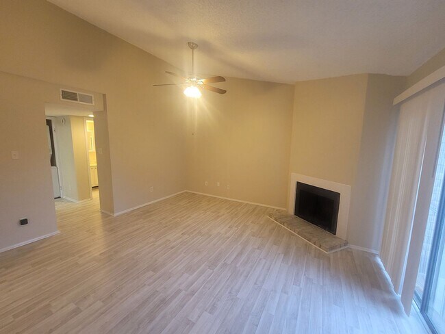 Foto del edificio - 1 Bedroom Condo at Port Aux Prince
