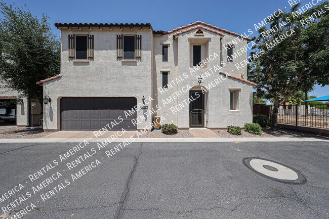Building Photo - 1930 S Sycamore Pl