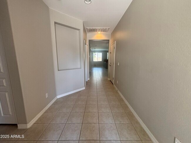 Foto del edificio - 3942 E Claxton Ave