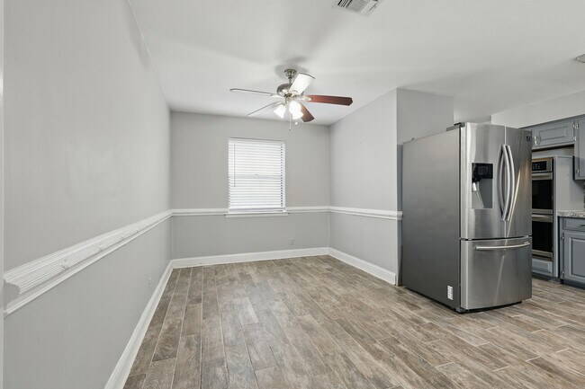 Foto del edificio - 1806 Oak Creek Dr