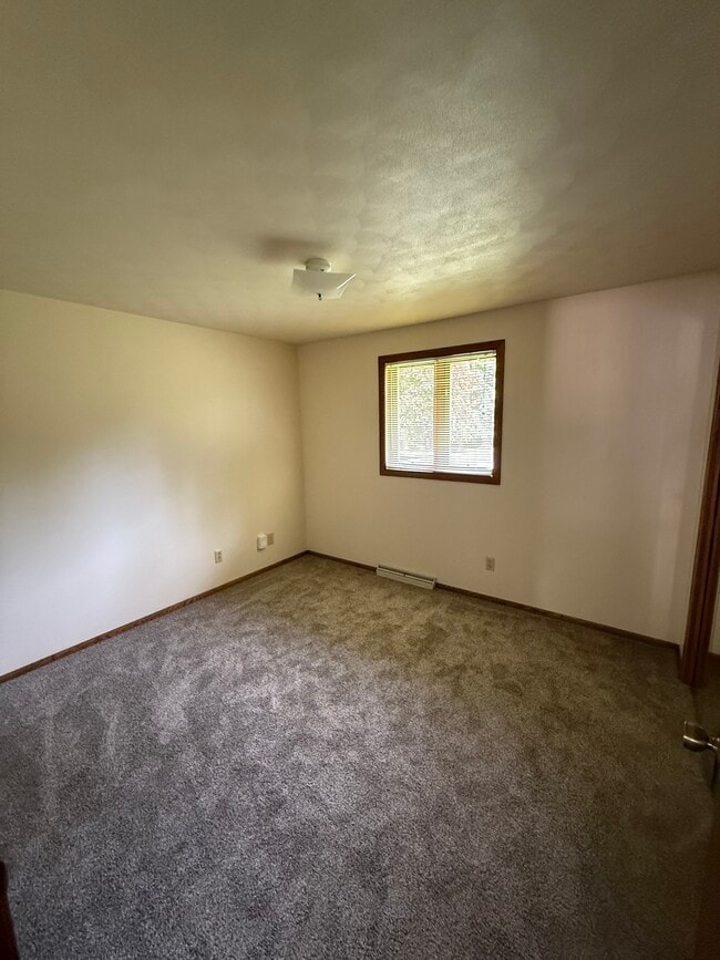 Building Photo - 510 S Kensington Dr