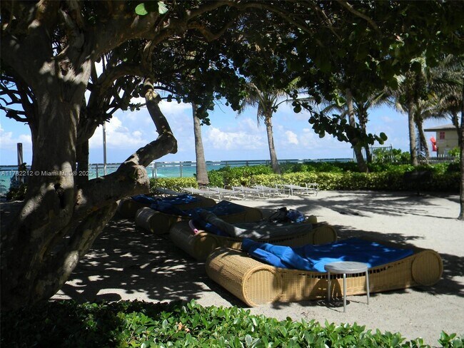 Foto del edificio - 3001 S Ocean Dr
