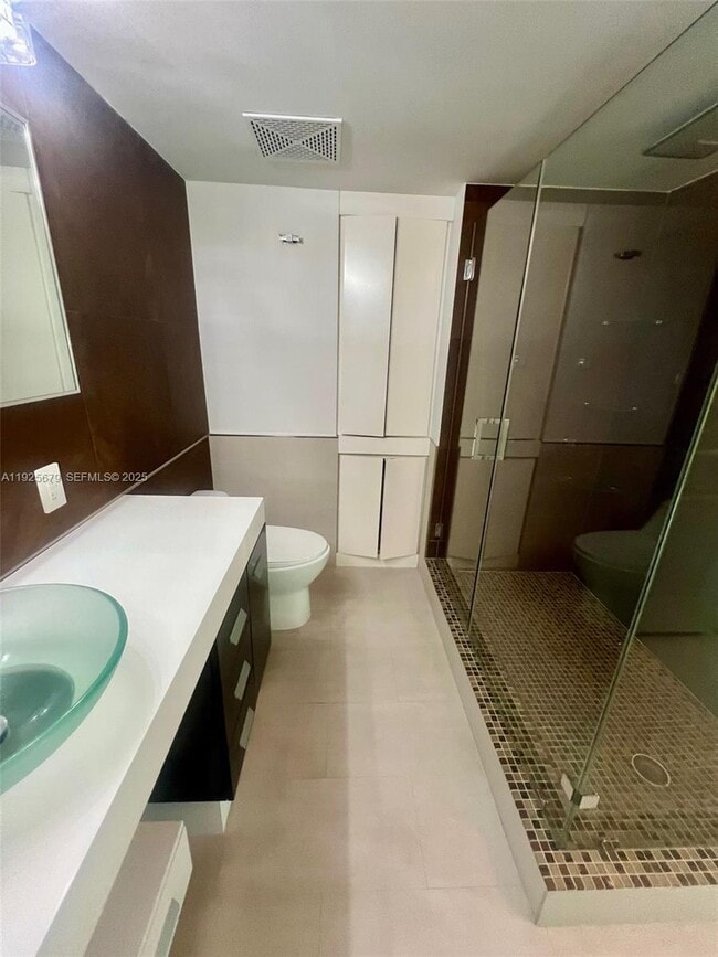 Building Photo - 2101 Brickell Ave