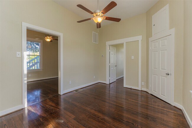 Building Photo - 1219 33rd St