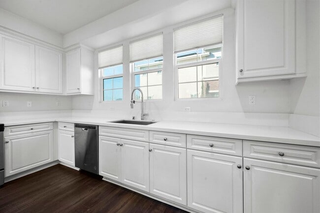 Building Photo - 8887 Orangethorpe Ave