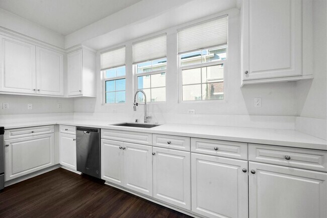 Foto del edificio - 8887 Orangethorpe Ave