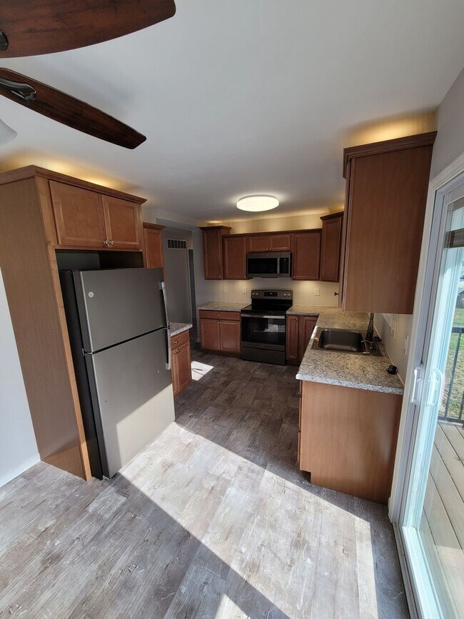 Foto del edificio - 3 Bedroom, 2 Bath Single Family Home in Camanche, IA