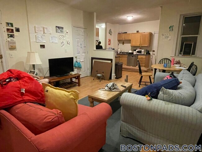 Foto del edificio - 12 Glenville Ave