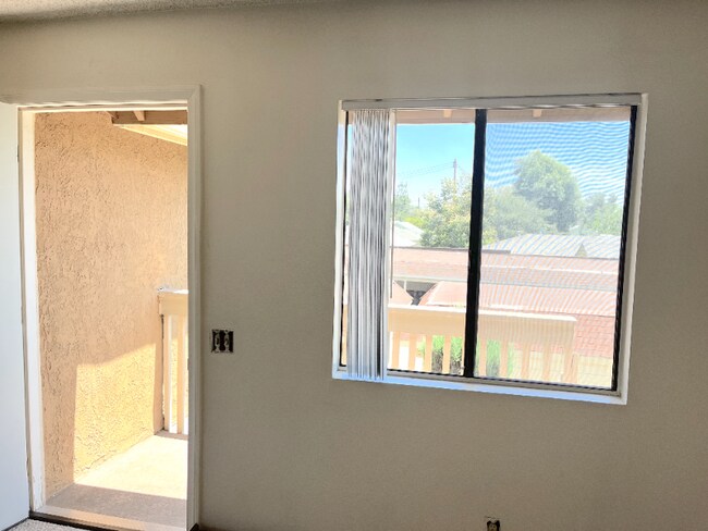 Building Photo - 360 N San Antonio Ave