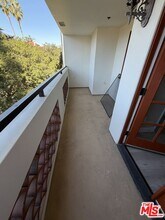 Building Photo - 156 S Oak Knoll Ave