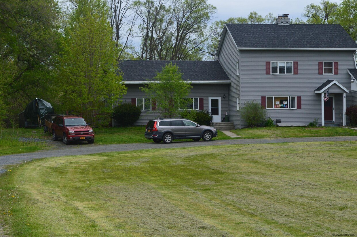 Building Photo - 381 Hudson River Rd