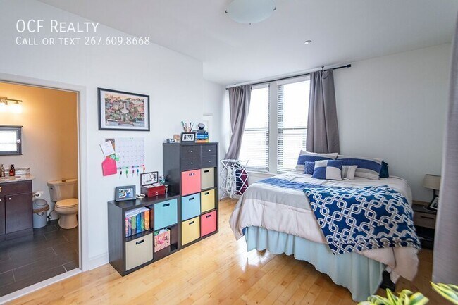 Building Photo - 427 Monroe St