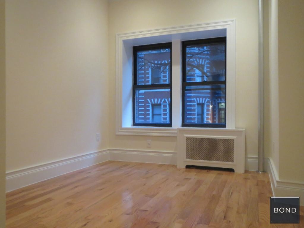 Primary Photo - 221 W 15th St