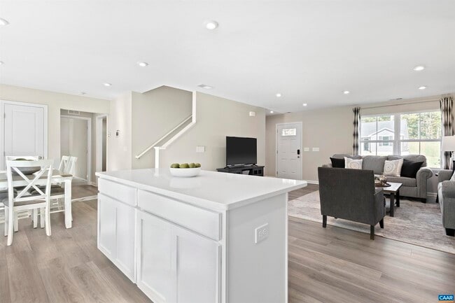 Foto del edificio - 92 Everglades Rd