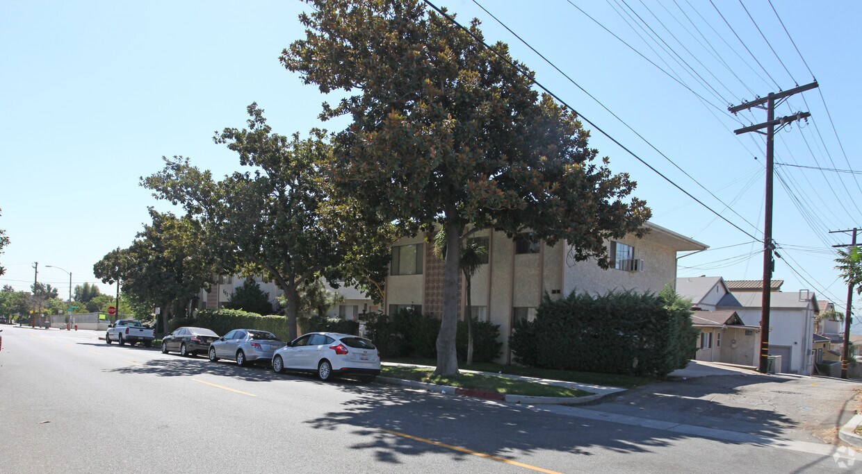 Building Photo - 603 N Kenneth Rd