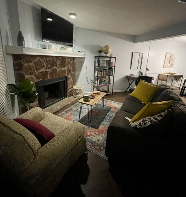 Foto del edificio - 12837 Country Ridge Ave