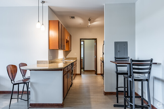 4HAB, 4BA - 1414SF - The Lofts at Mercer Village