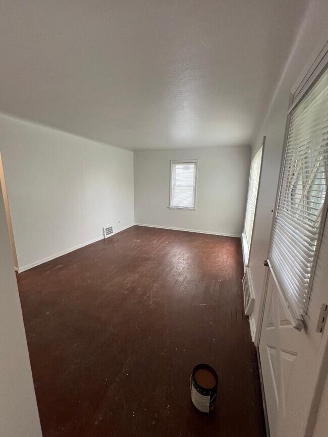 Foto del edificio - 14315 Tokay Ave