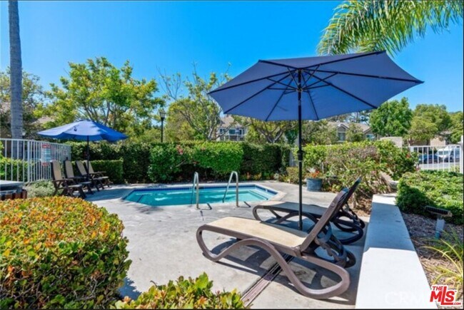 Foto del edificio - 8721 Endsleigh Ave