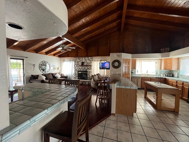 Building Photo - 2760 Inverness Dr