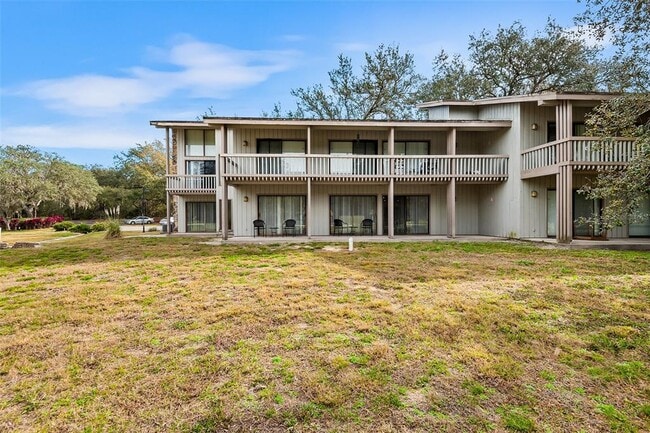 Building Photo - 683 Olde Camelot Cir