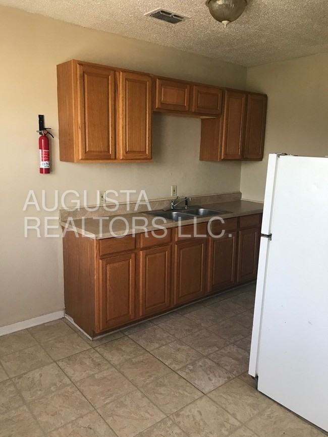 Foto del edificio - 2083 N 2nd St
