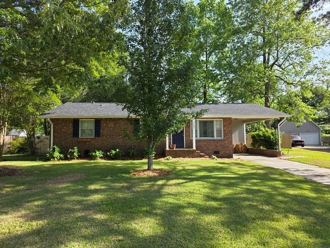 Foto del edificio - Sherwood Forest Gem | Spacious 3BR Home with Fenced Yard & Flex Room