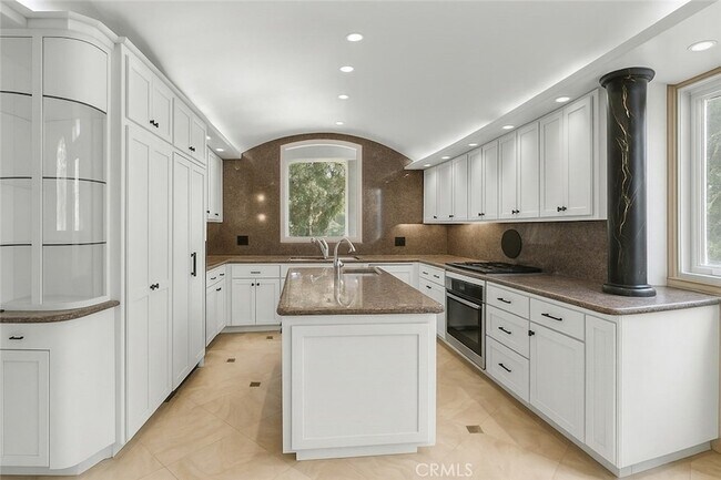 Foto del edificio - 411 Goldenrod Ave
