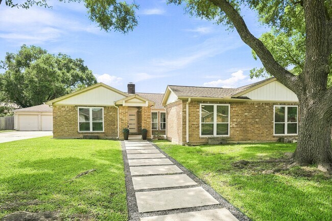 Foto del edificio - 1135 Trowbridge Dr