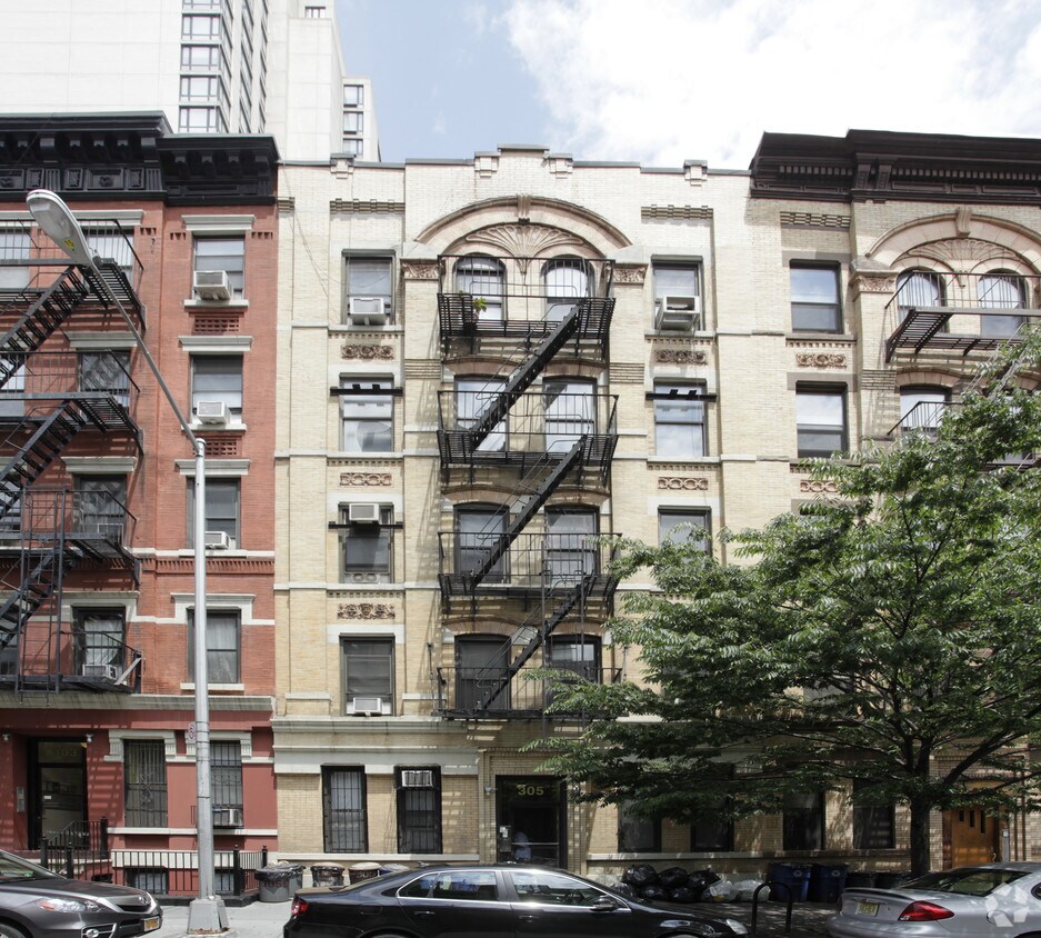 Building Photo - 305 E 76th St