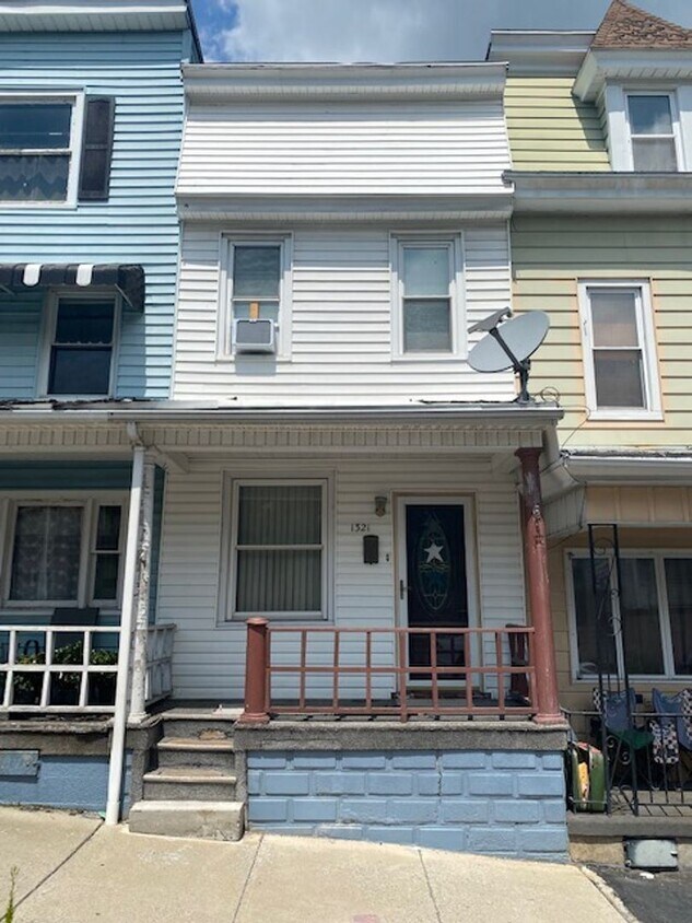 Foto principal - 3 br, 1 bath House - 1321 WALNUT STREET