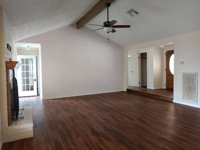 Building Photo - 1924 Myrna Ln