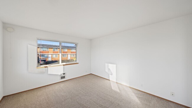 Foto del edificio - 2 Bed 1 Bath - Pet per Approval - Downtown Location - NAS Whidbey