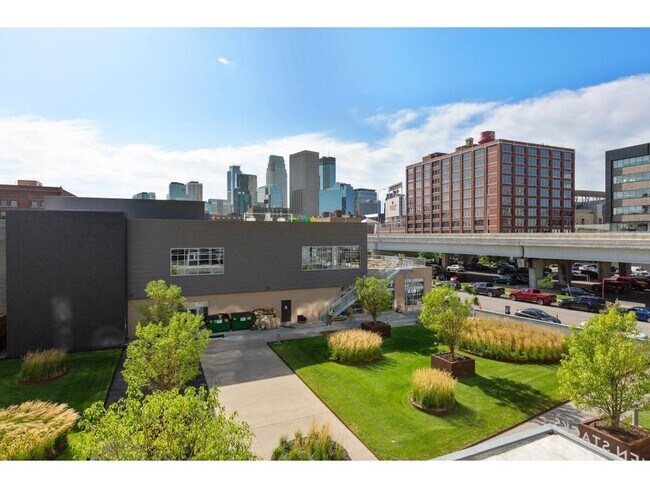 Foto del edificio - 345 6th Ave N
