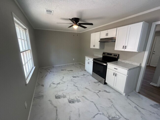 Foto del edificio - 4539 Bluff Rd