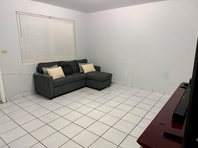Foto del edificio - 2732 NW 16th Terrace