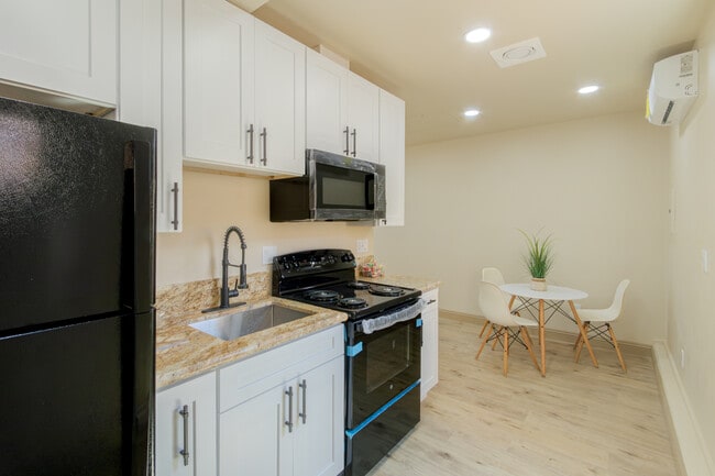 Building Photo - 1174 Sea Strand Ln