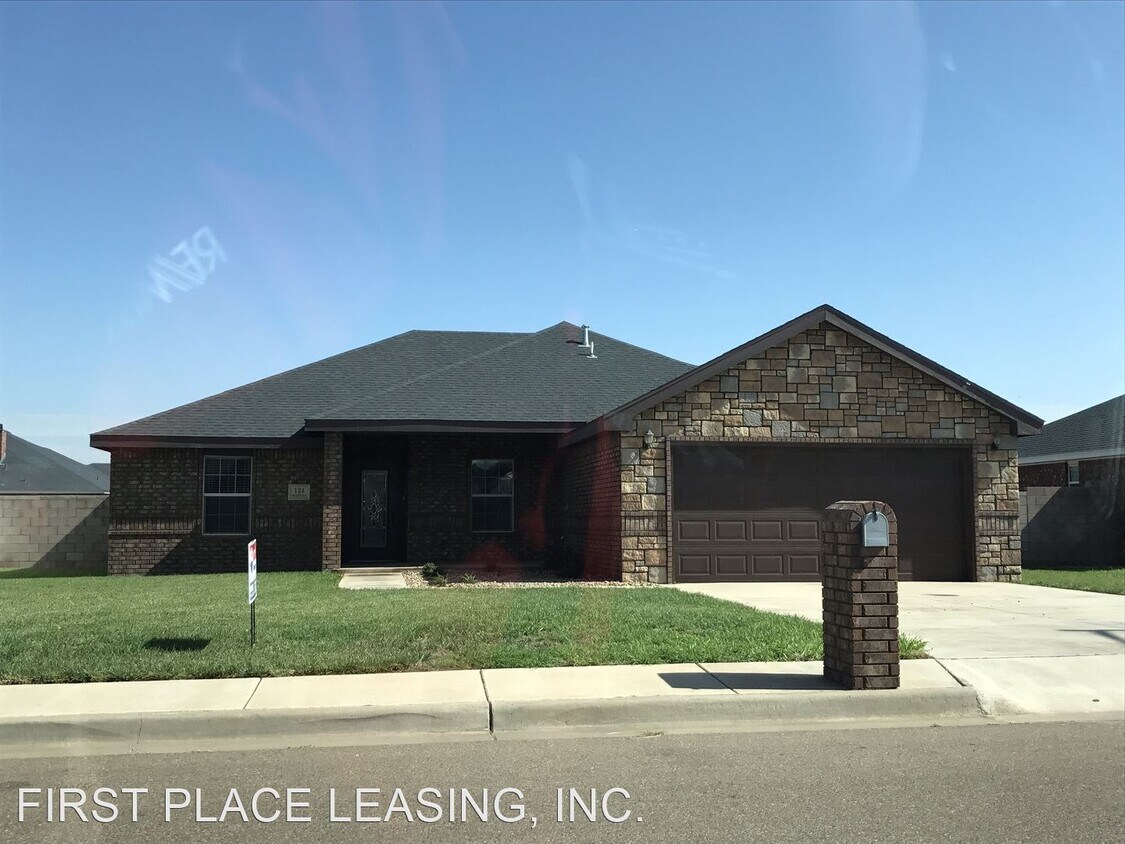 Foto principal - 3 br, 2 bath House - 124 Mariposa Dr