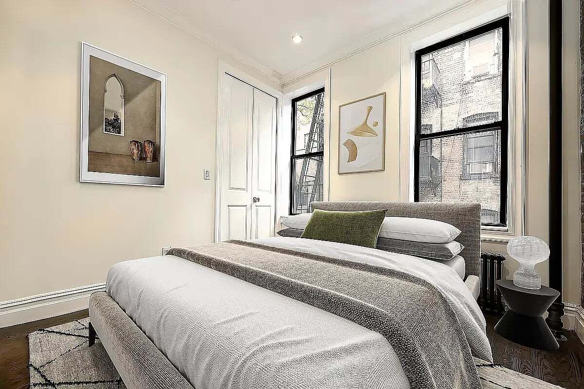 Building Photo - 223 Mott St