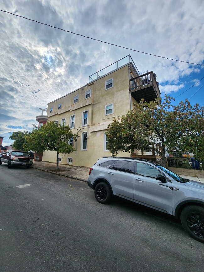 Building Photo - 764 E Fort Ave