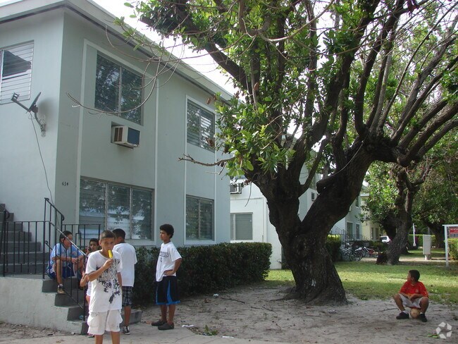 Building Photo - 642 Jefferson Ave