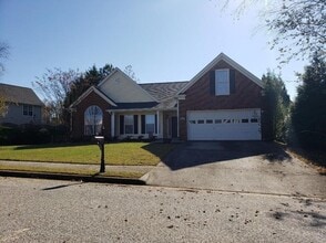 Building Photo - 2667 Leon Murphy Dr