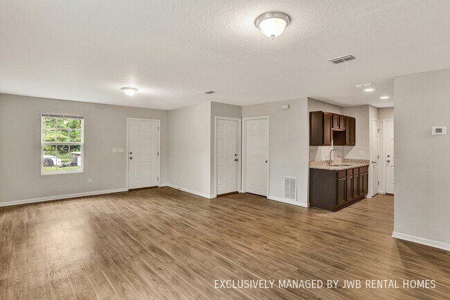 Building Photo - 8567 Ocala Ave