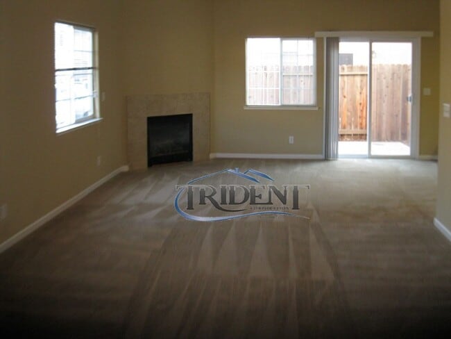 Building Photo - 406 Hetherington Cir