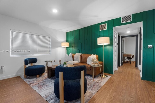 Foto del edificio - 1428 NE 153rd Terrace