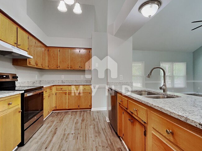 Building Photo - 351 Riverstone Dr