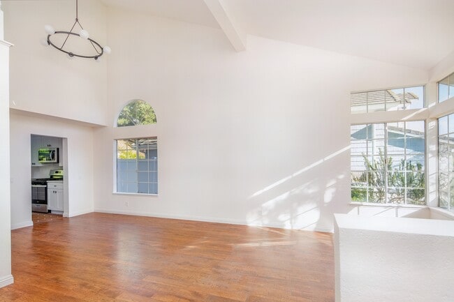 Building Photo - 26696 Baronet