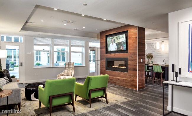 Foto del edificio - 3 br, 2 bath  - 3615 Washington St Unit 320